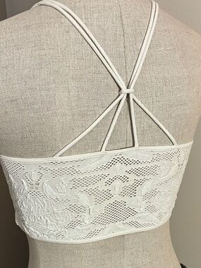 BKE White Lace Bandeau Bralette with Strappy Back (2)